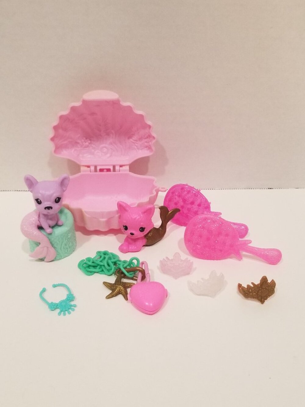 Barbie Mermaid Lot, lot of 3 dolls & accessories, VGUC-EUC - Picture 12 of 13